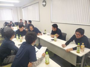 写真：夢を語り合う